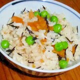 ひじきとグリーンピースの炊き込みご飯